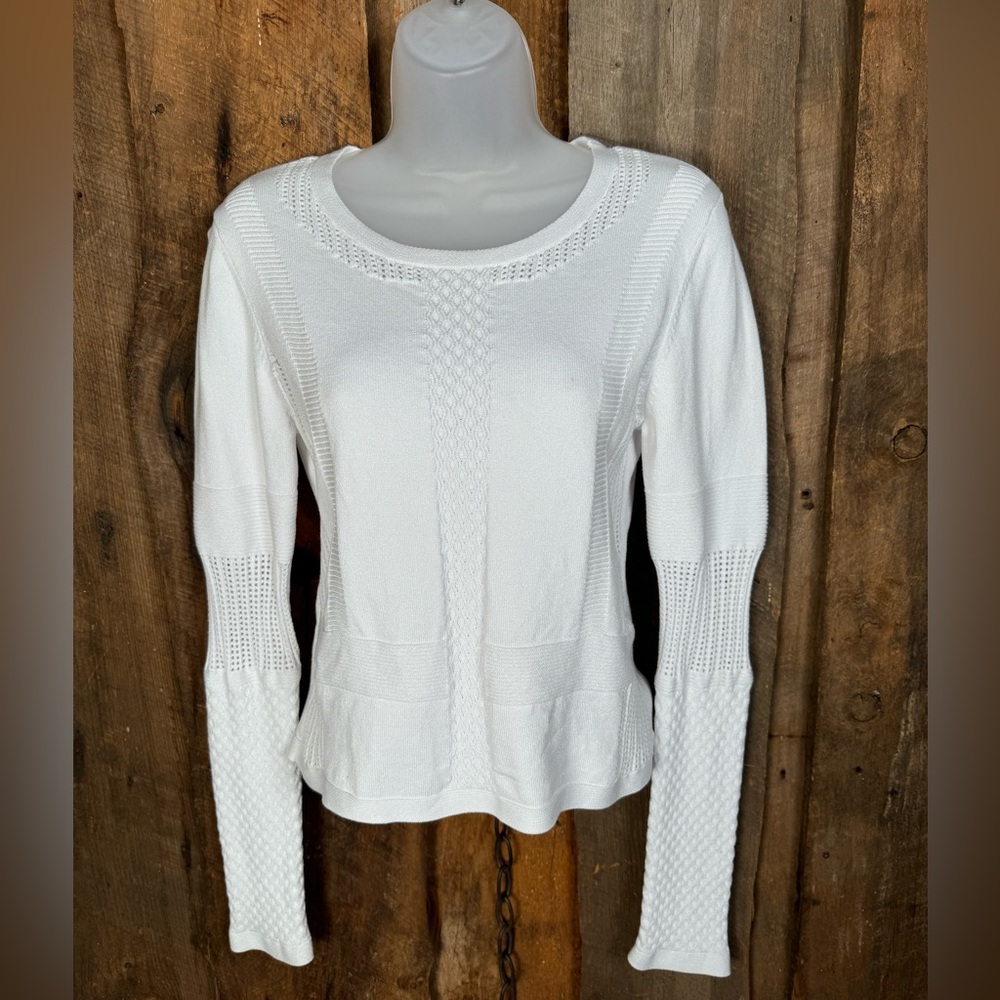 H&M White Knit Top - size medium